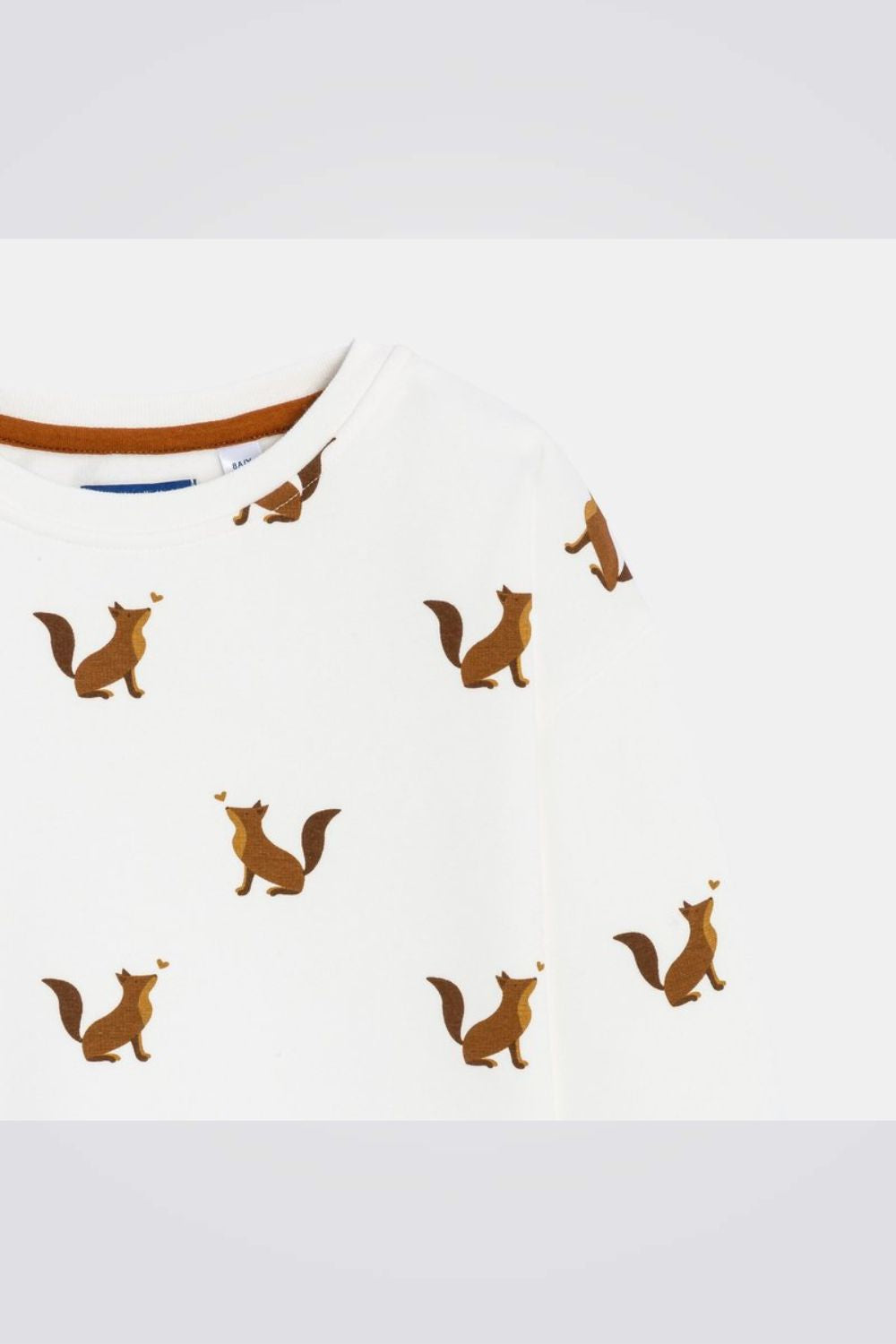 סווטישירט לילדות בצבע לבן עם הדפס שועלים