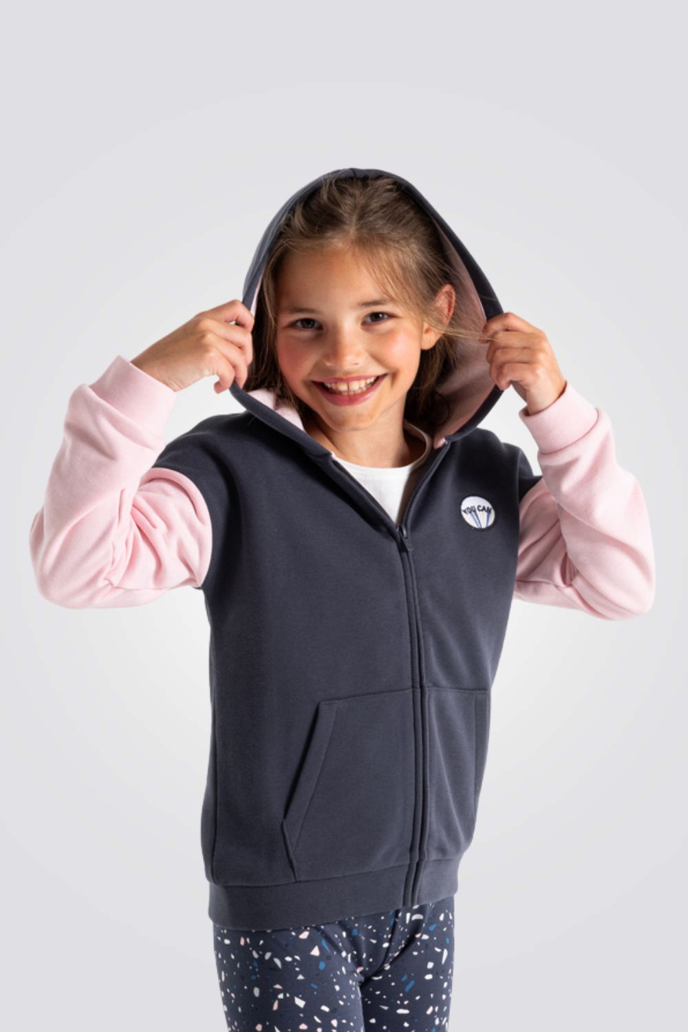 סווטשירט ילדות עם רוכסן וקאפוצ'ון אפור עם שרוול ורוד