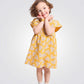 שמלה לתינוקות בצבע צהוב עם הדפס עלים - 1