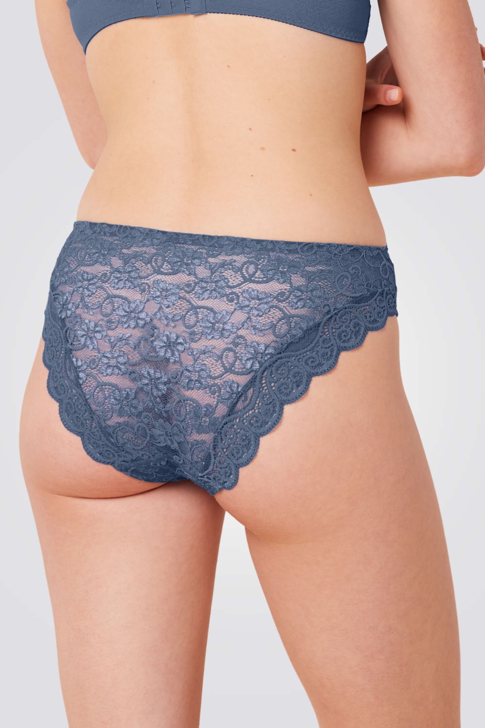 תחתוני תחרה טאי Triumph Amourette 300 Magic Wire Tai02 בצבע כחול