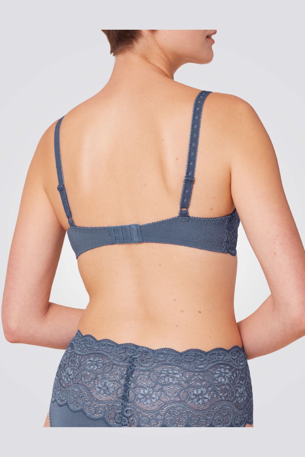 חזיית תחרה Triumph Amourette 300 W X בצבע כחול