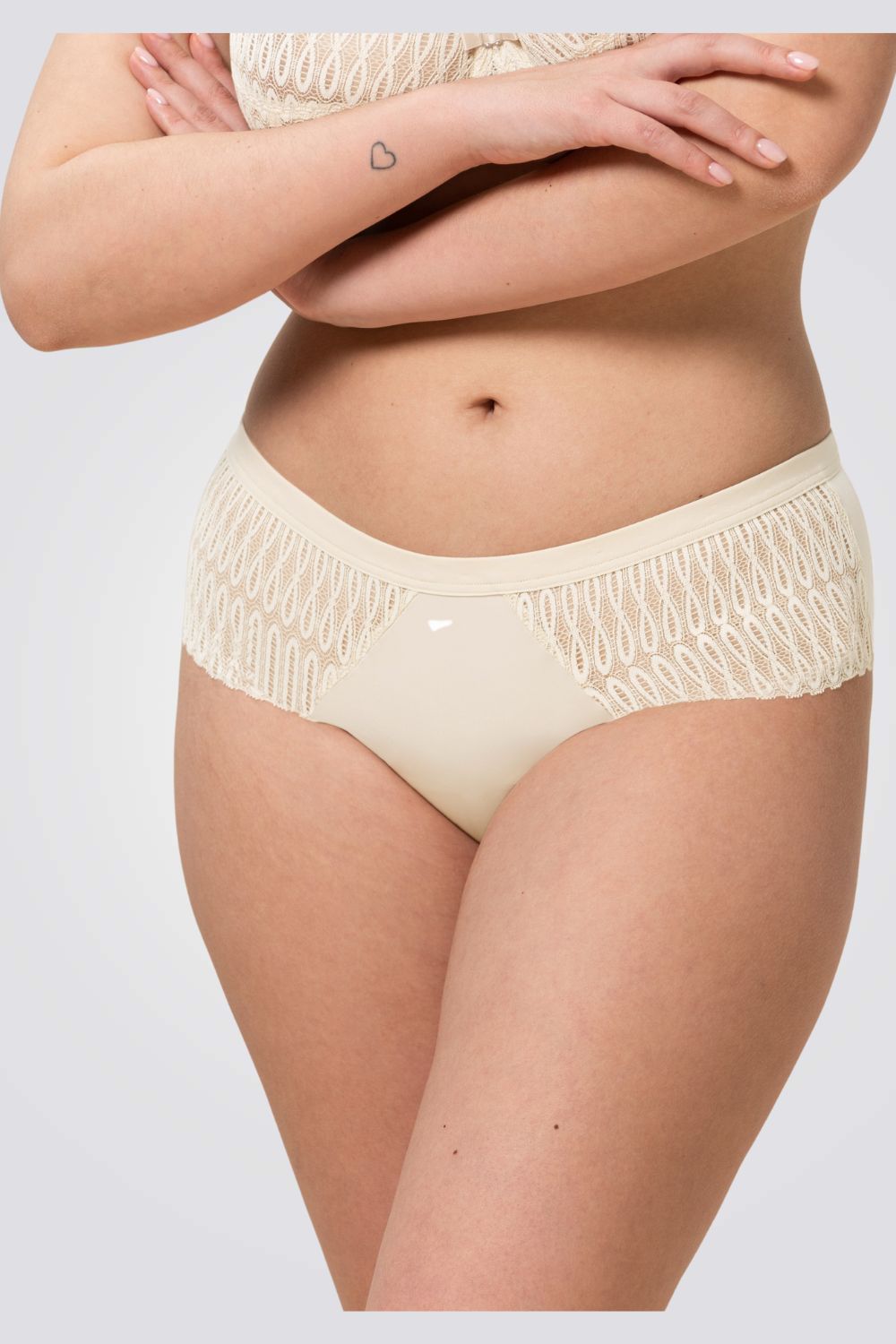 תחתוני מקסי Aura Spotlight בצבע שמנת