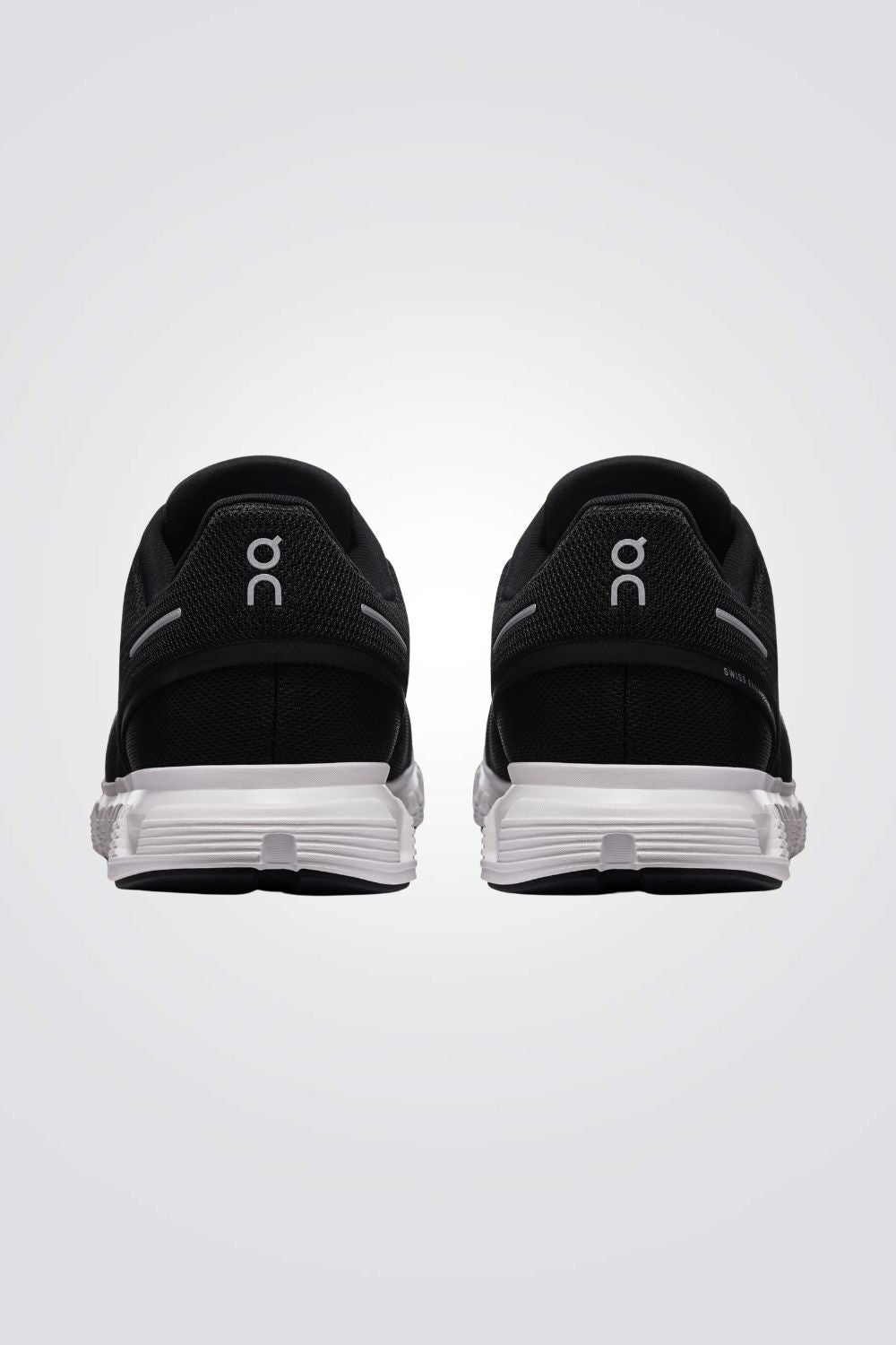 נעלי ספורט Cloud 6 בצבע שחור/לבן