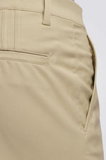 מכנסיים קצרים לגברים