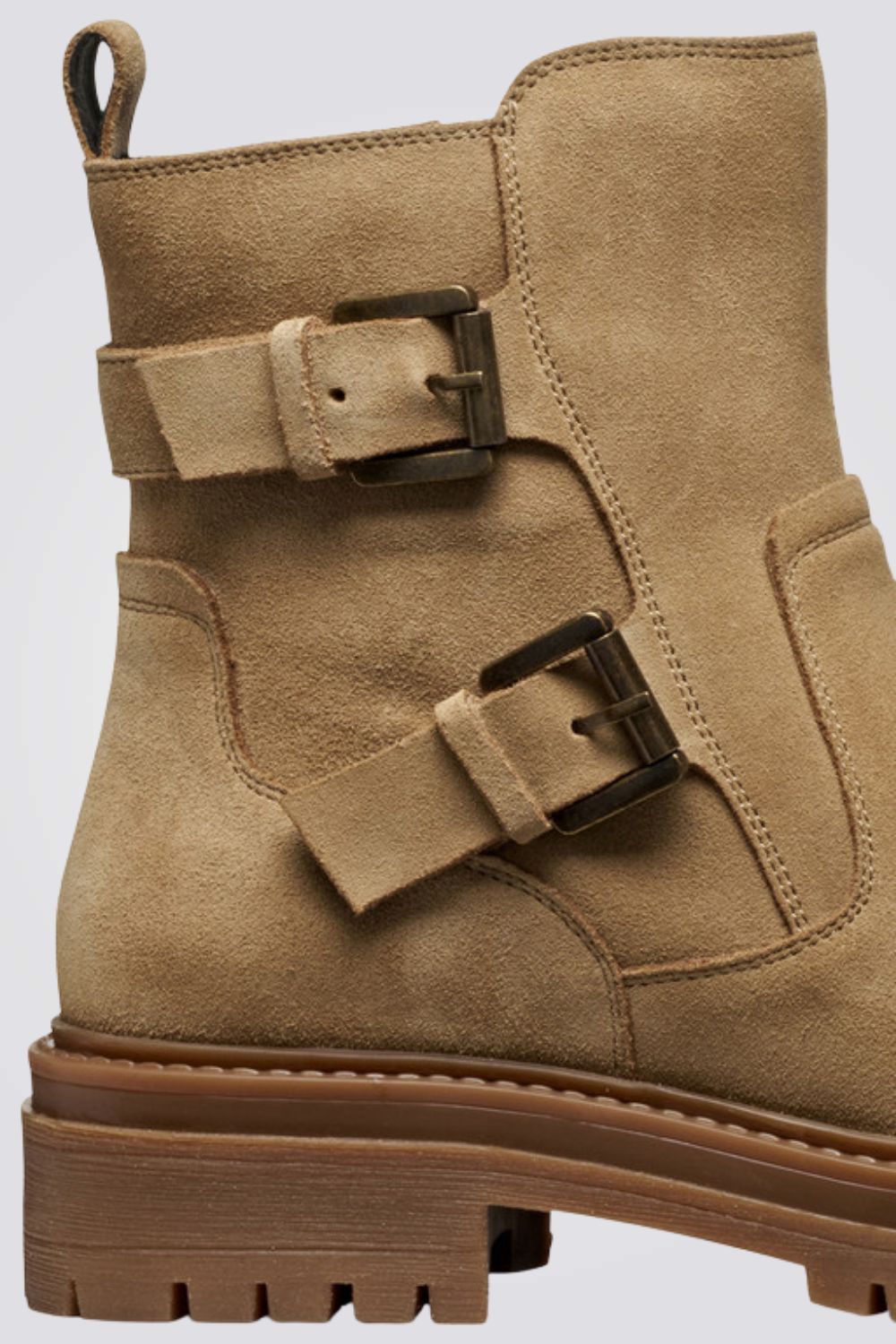 מגפונים עם אבזמים לנשים | ג'יאוקס