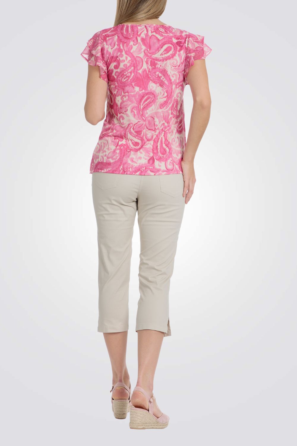 מכנסי קפרי שסעים בצדדים בצבע בז'