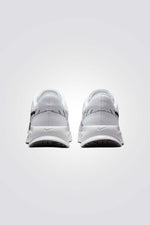נעלי ספורט בצבע לבן לגברים | נייקי