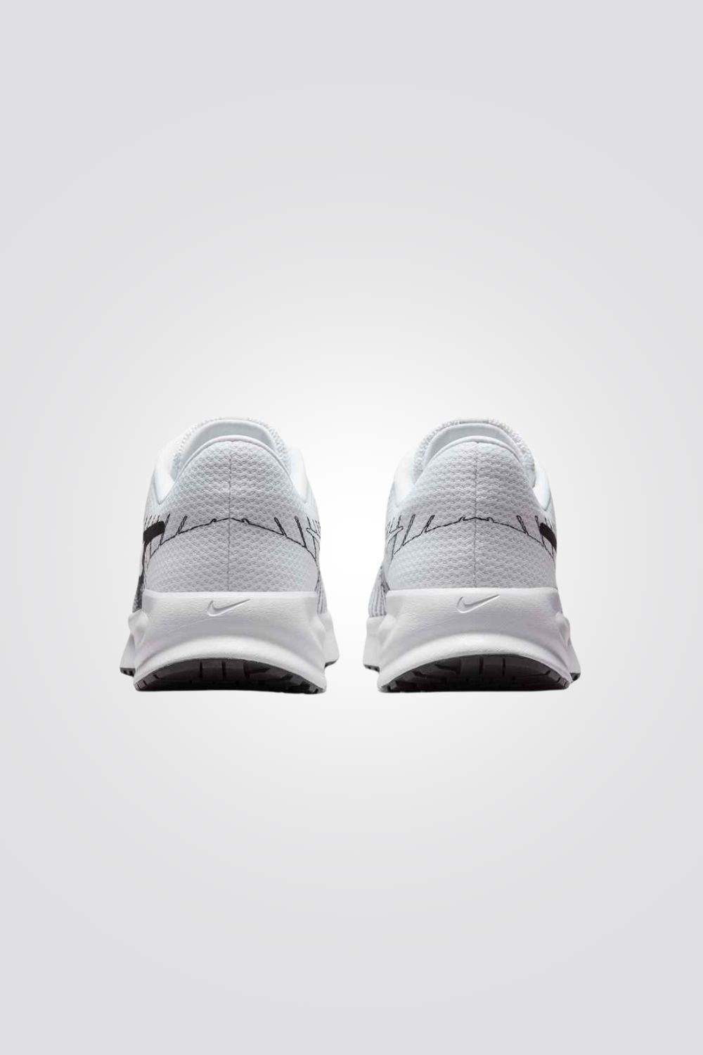 נעלי ספורט בצבע לבן לגברים | נייקי