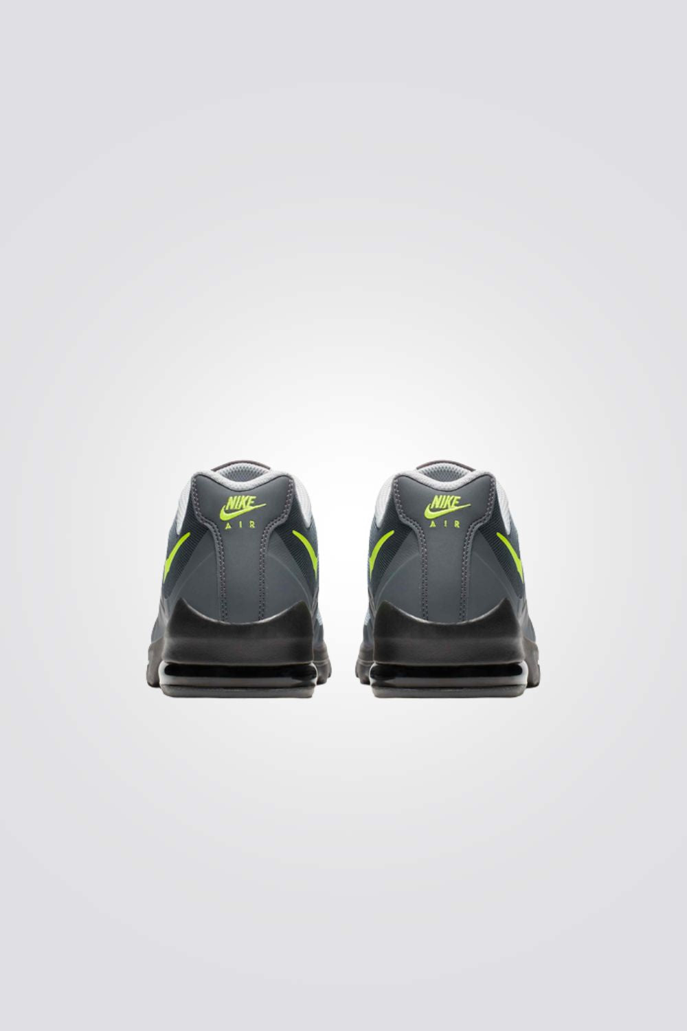 נעלי סניקרס בעיצוב אייקוני | נייקי