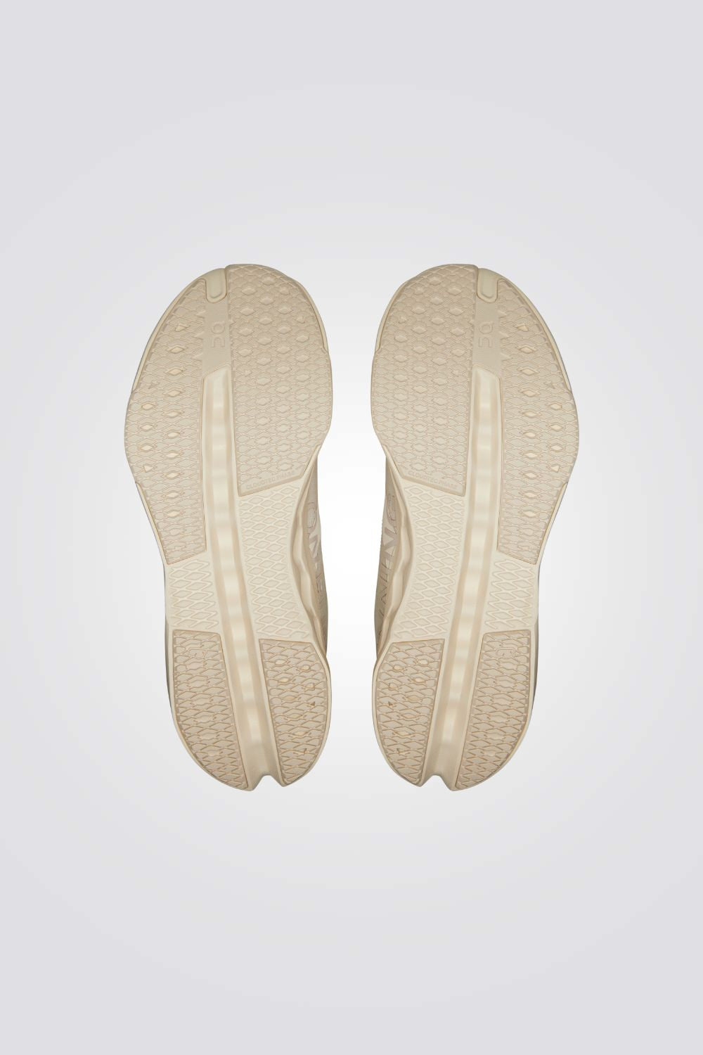 נעלי ריצה בצבע חום | און