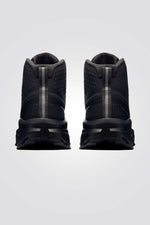 נעלי שטח בגזרה בינונית בצבע שחור | און