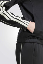 חליפת אימון לנשים