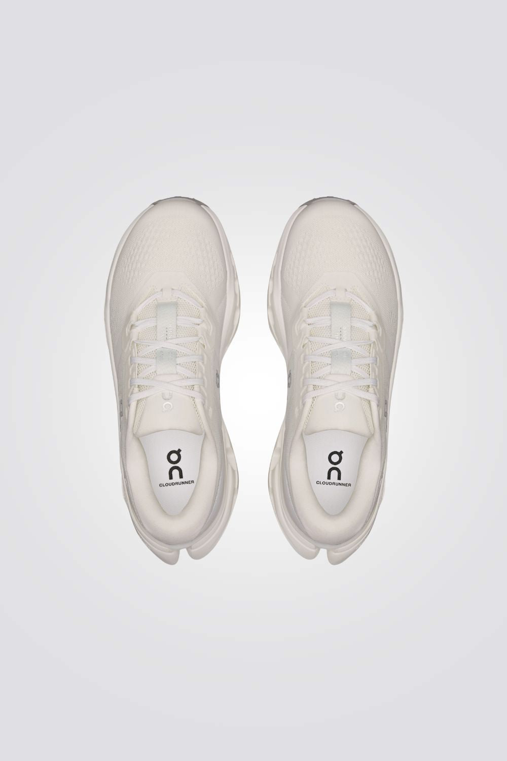 נעלי ספורט Cloudrunner 3 Wide לנשים | און 