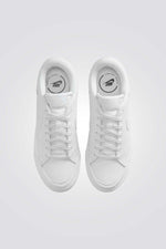 נעלי סניקרס בצבע לבן לנשים | נייקי 