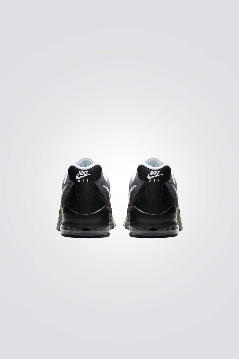 נעלי סניקרס בעיצוב אייקוני | נייקי