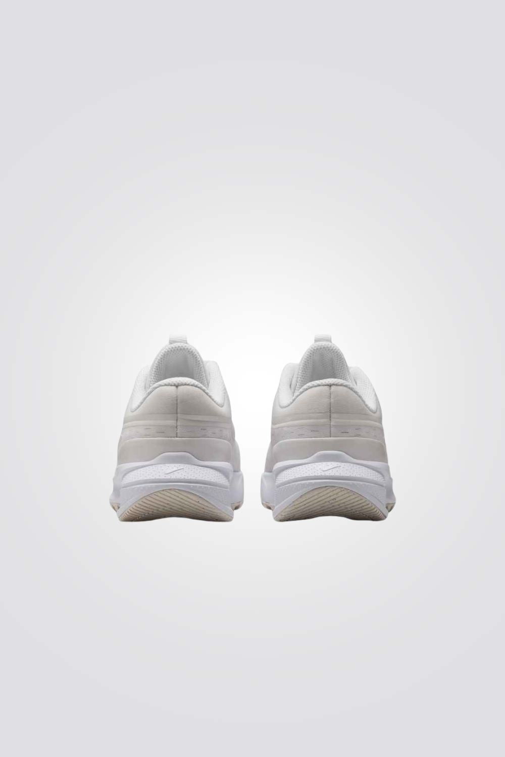 נעלי ספורט בצבע לבן לנוער | נייקי