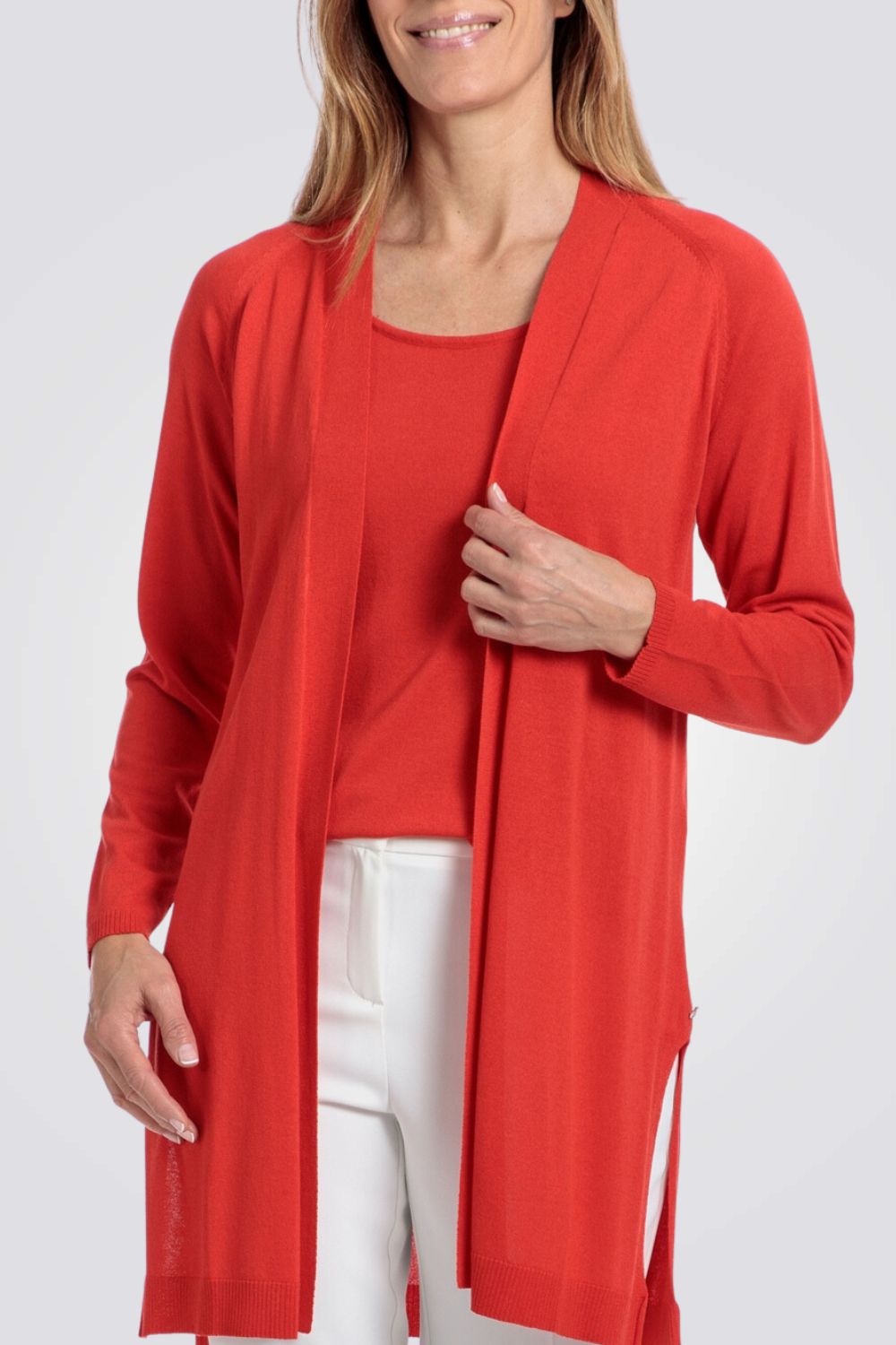 קרדיגן עם שרוך קשירה בצבע אדום