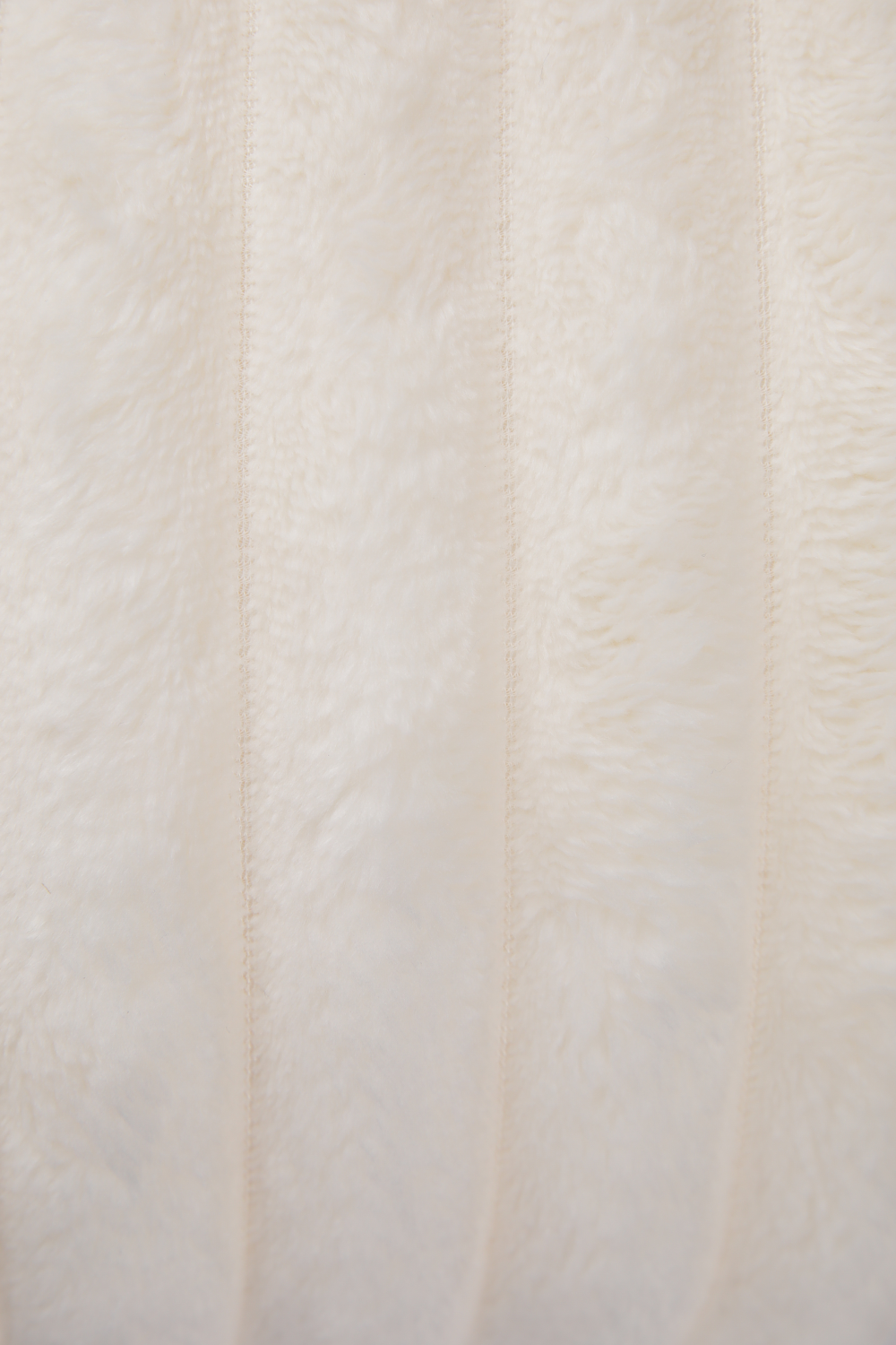 שמיכת פליז פסים יחיד 150/200 ס"מ בצבע לבן