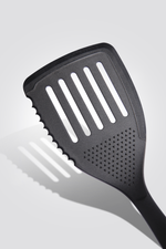 כף טיגון מחורצת