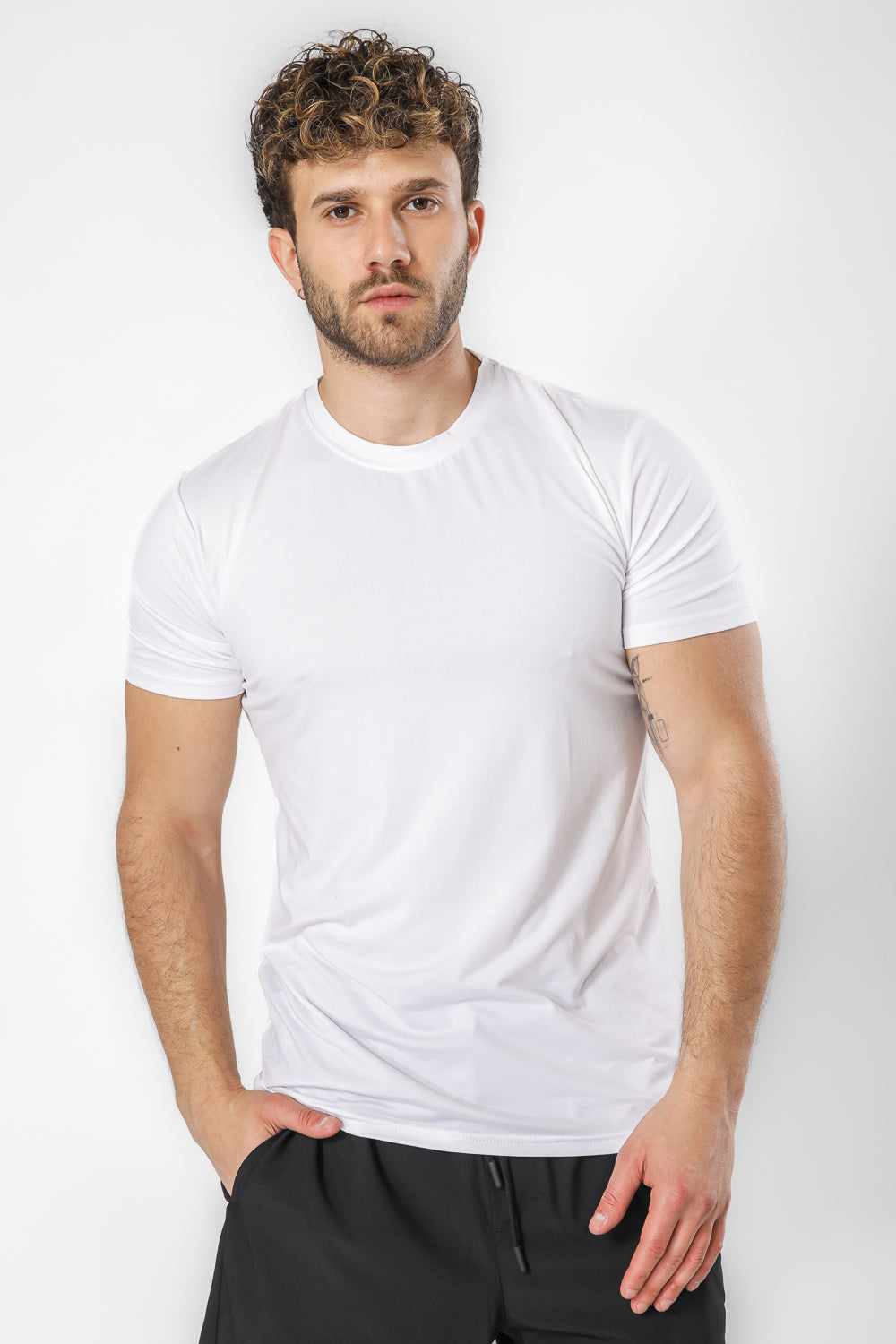 חולצת דרייפיט לגבר בצבע לבן
