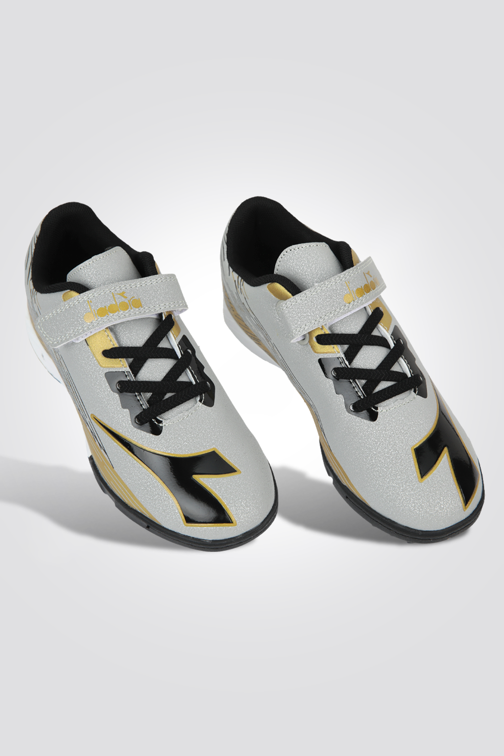 נעלי קטרגל לילדים ונוער רייסון בצבע כסוף ושחור