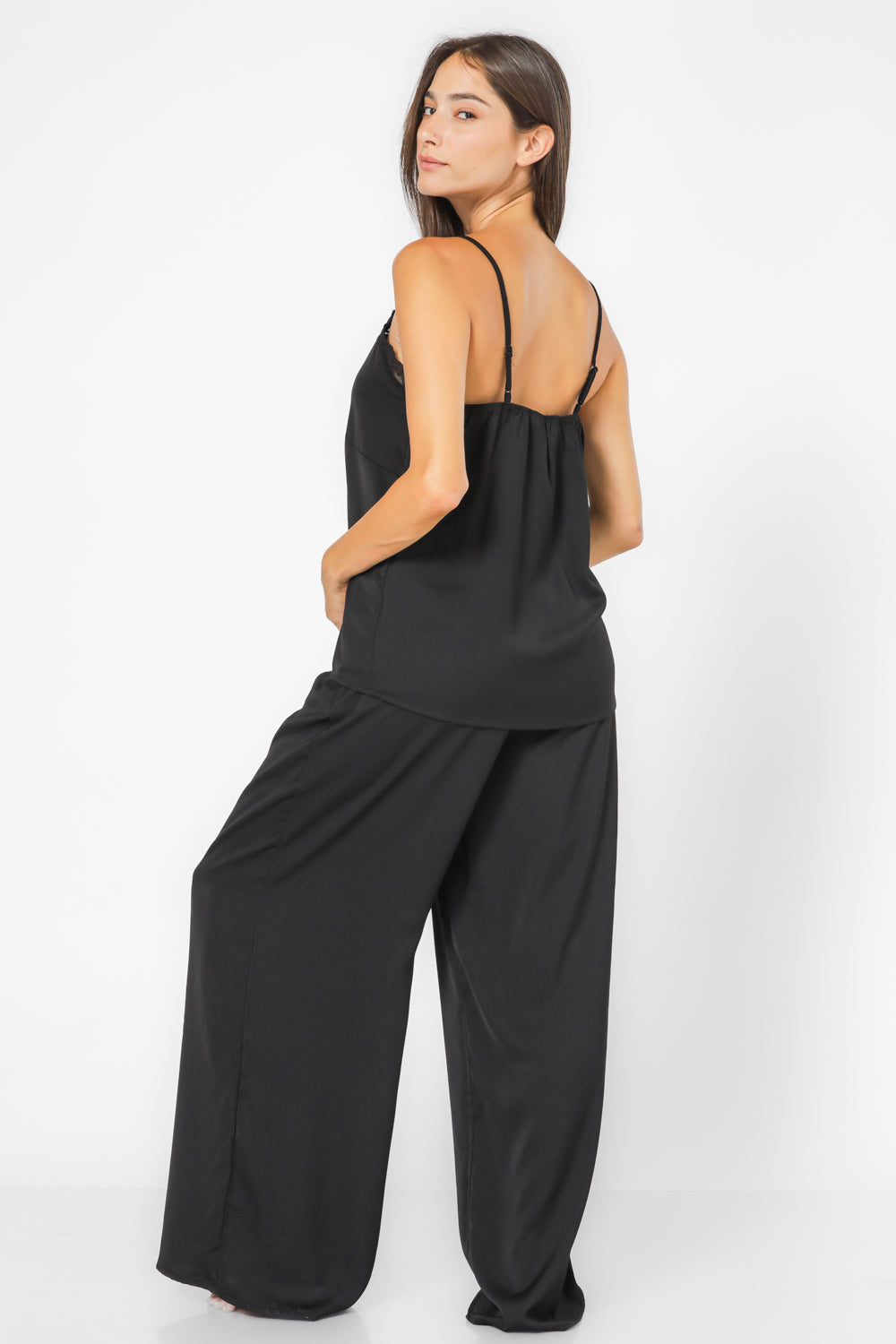 סט פיג’מה קצרה מבד סאטן CRYSTALS בצבע שחור