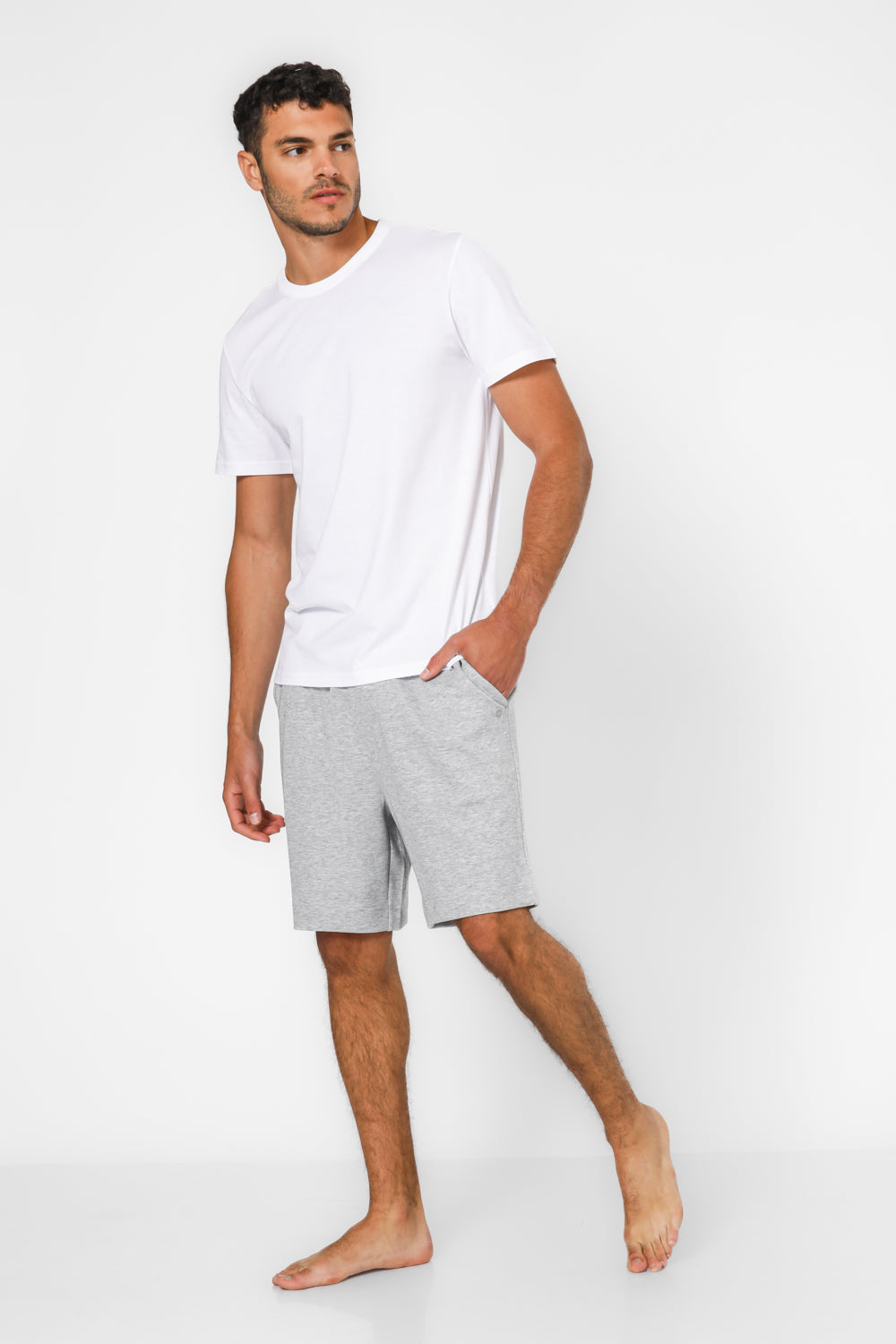 חולצה קצרה עם צאוורון עגול