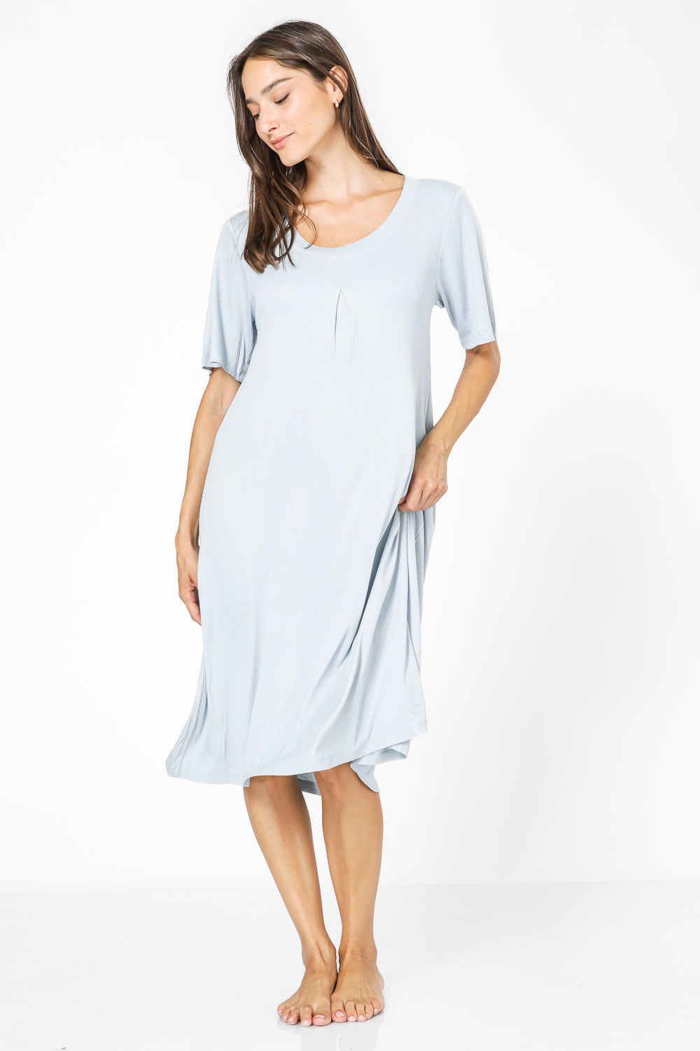 כותונת מבד דק בצבע תכלת