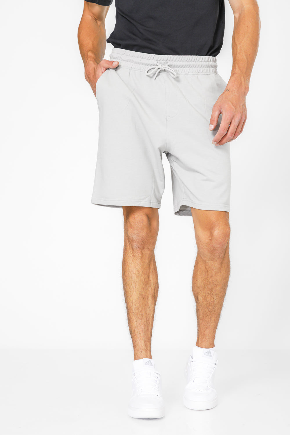 מכנסיים קצרים FRENCH TERRY בצבע אפור בהיר