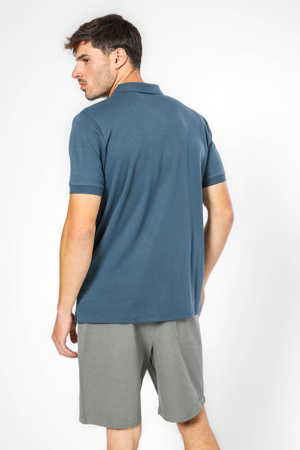 חולצת פולו קצרה צבע כחול