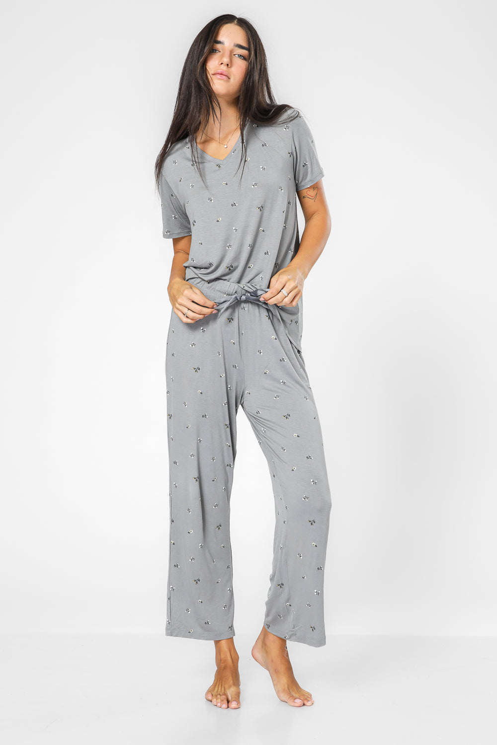 פיג’מה באורך 7/8 GOLDEN FLOWERS בצבע אפור