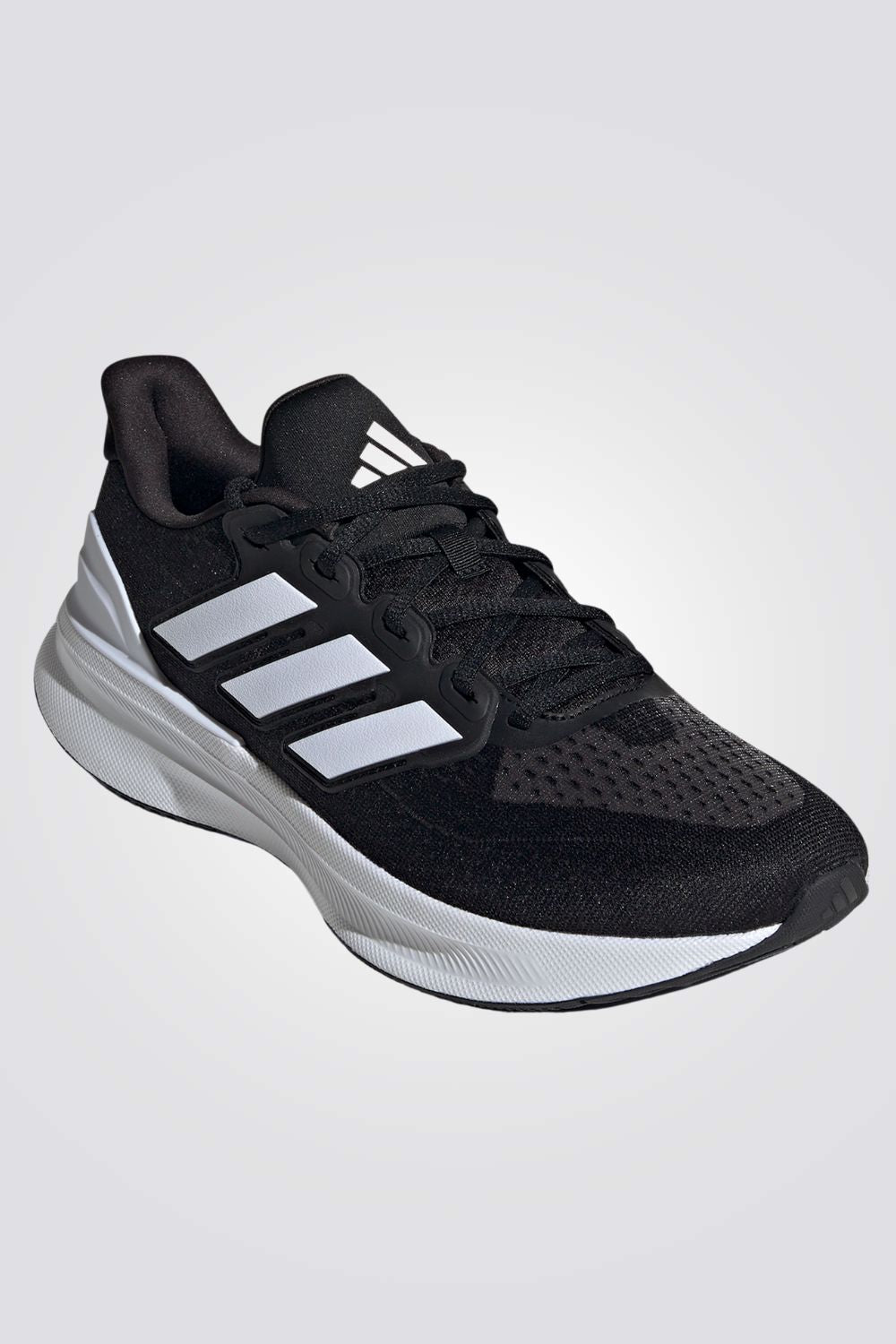 
נעליים מבית המותג ADIDAS, בעלות מדרס פנימי בטכנולוגית Bounce 2.0 שמספקת מעטפת נוחה והופכת כל צעד לרך במיוחד. סולייה חיצונית שמאפשרת אחיזה מלאה בקרקע.