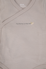 מארז 3 בגדי גוף בגזרת מעטפת לעונת המעבר INTERLOCK