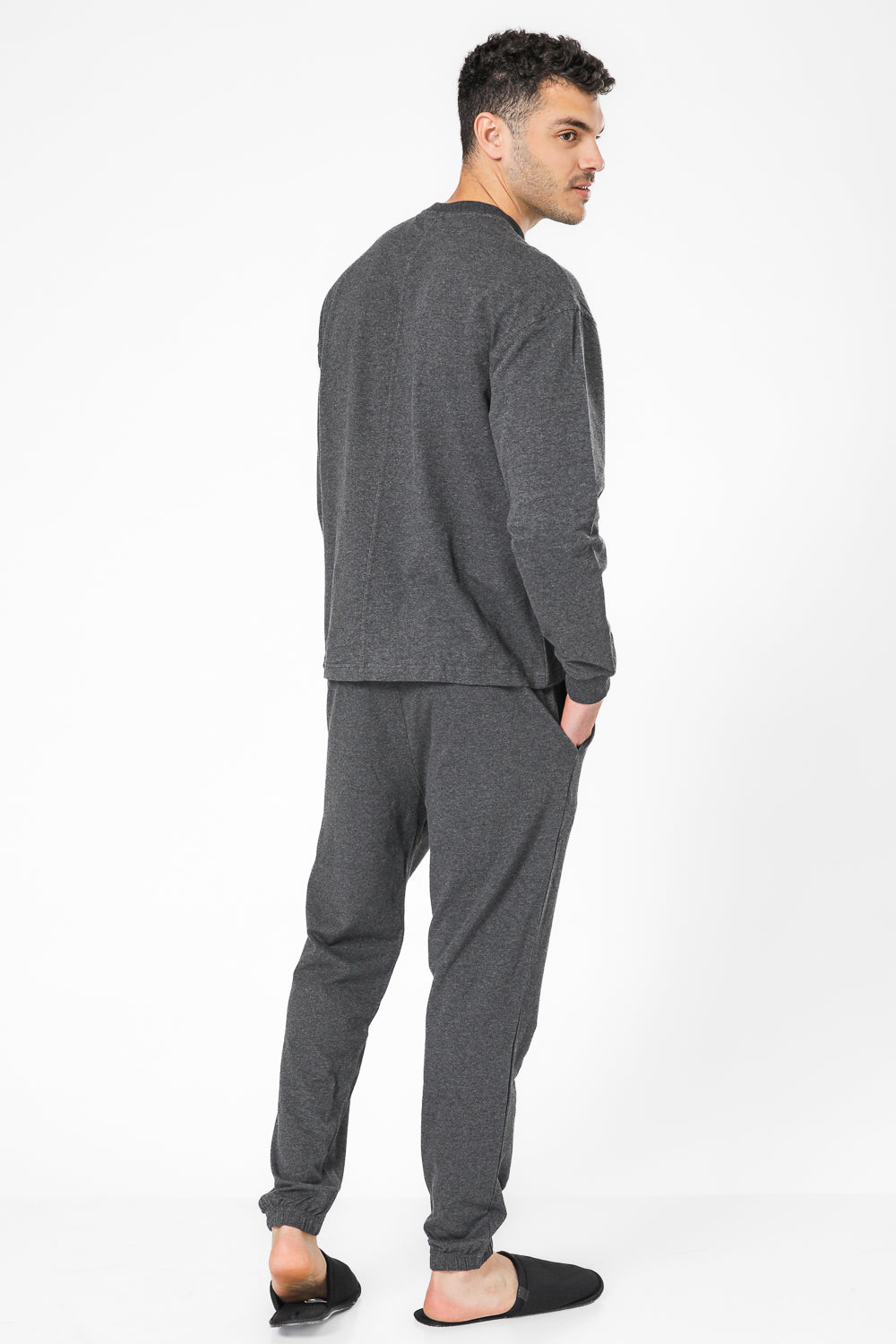 סט פנאי ארוך לגבר בצבע אפור