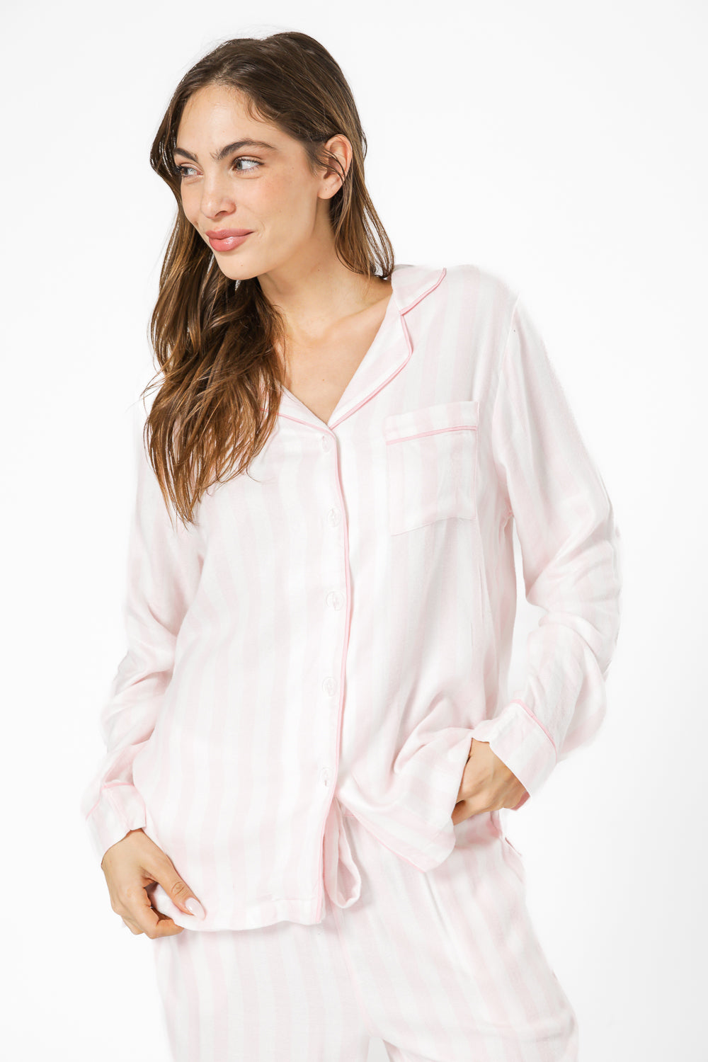 סט פיג’מה מכופתרת מבד פלנל בצבע ורוד