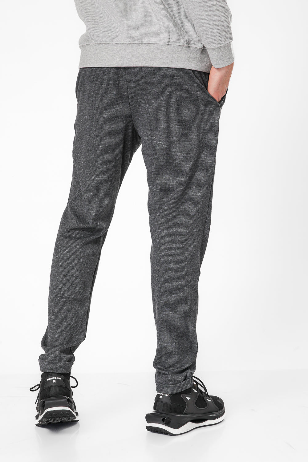 מכנסי פיקה ארוכים בגזרה צרה בצבע אפור