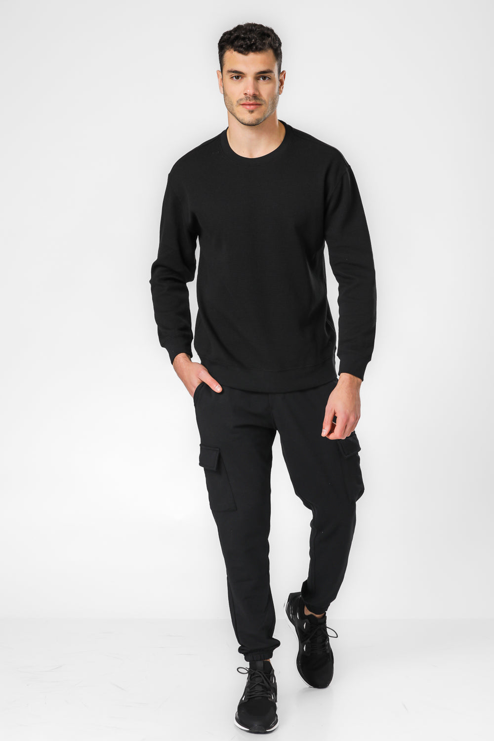 חולצה ארוכה מבד וופל בצבע שחור