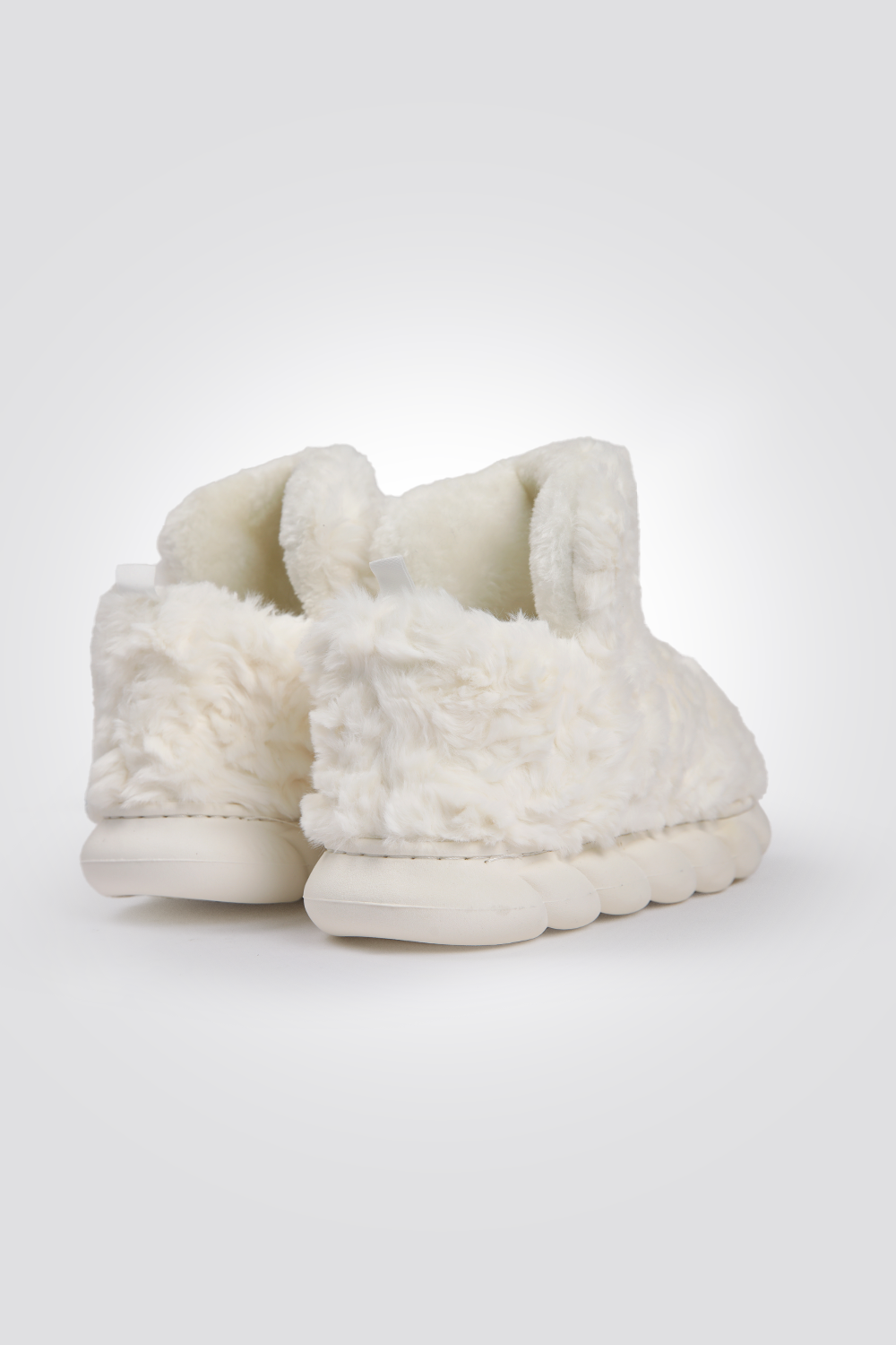 נעלי בית מגפונים פרוותיים לבן