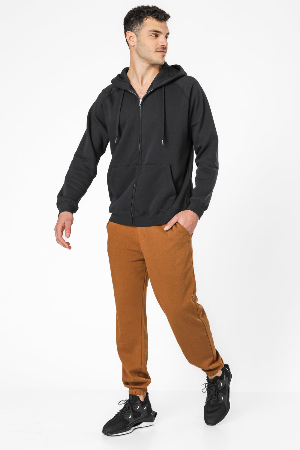 מכנסי פוטר ארוכים סיומת גומי בצבע חום