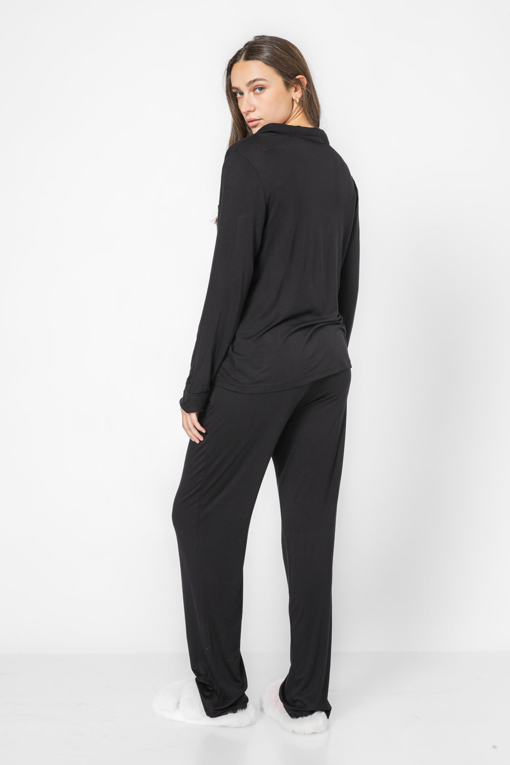 סט פיג’מה מכופתרת לעונת מעבר בצבע שחור