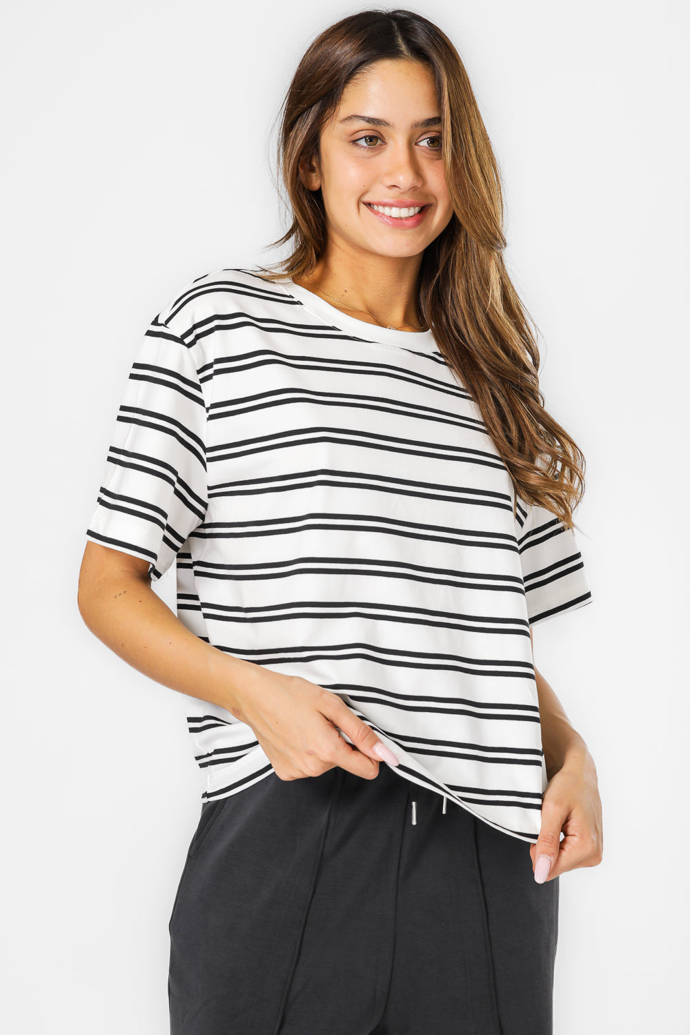 חולצת קרופ קצרה פסים צווארון עגול