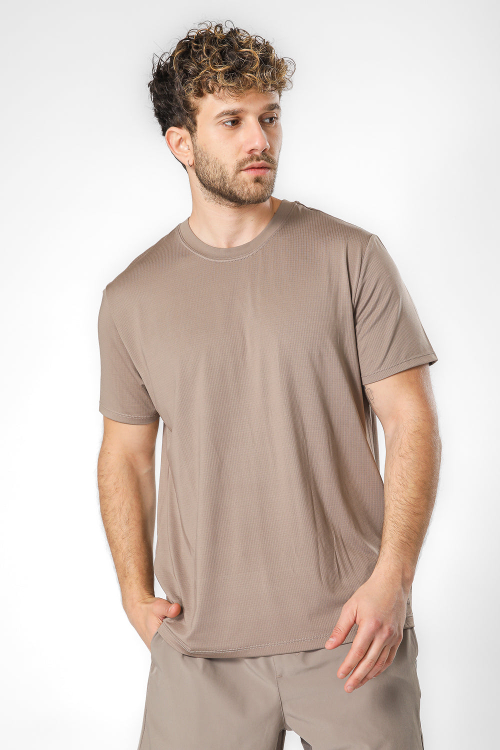 חולצת אקטיב קצרה