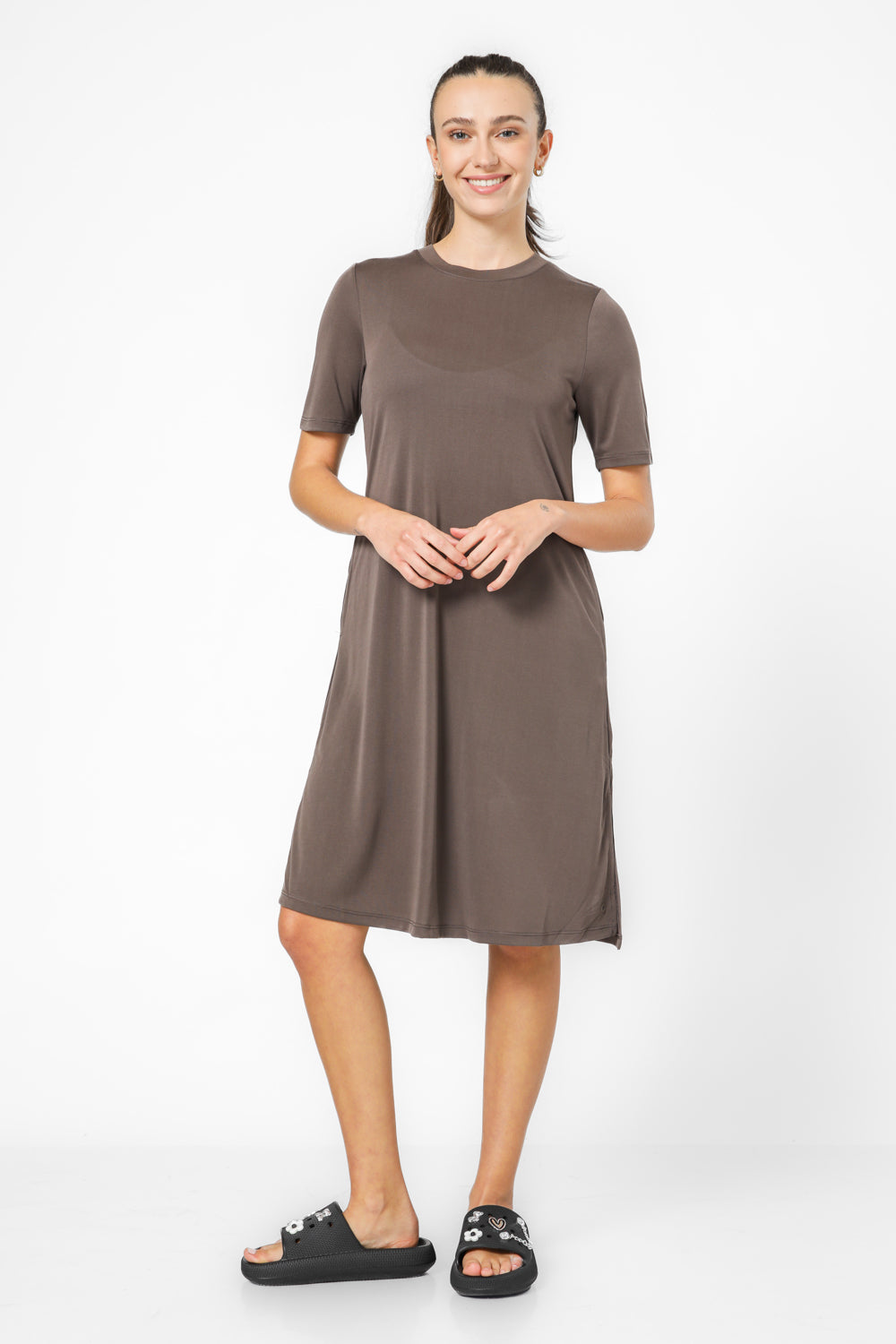 שמלה ספורטיבית עד הברך