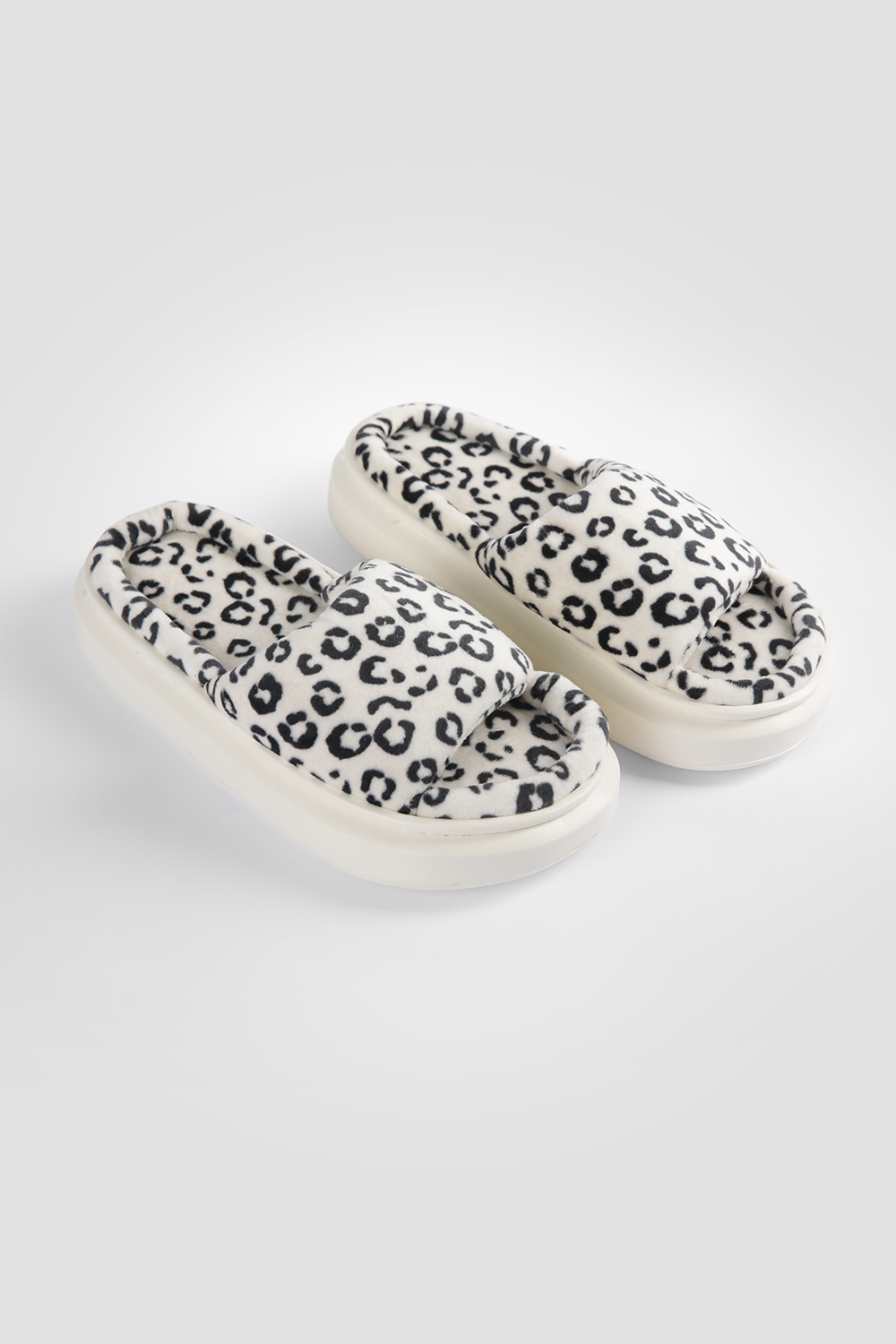 כפכפי בית מנומרות