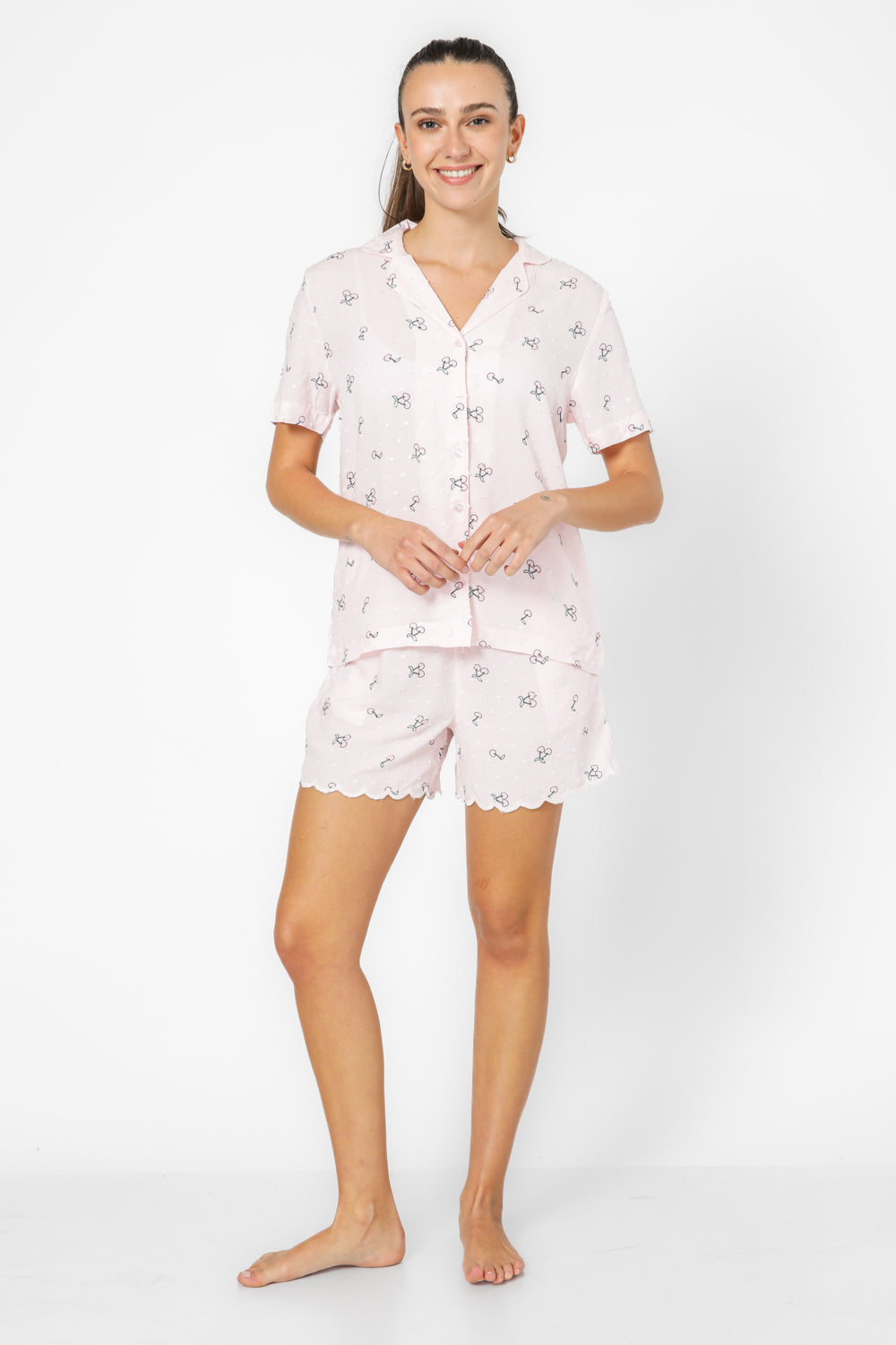 סט פיג'מה מכופתרת קצרה לנשים בצבע ורוד