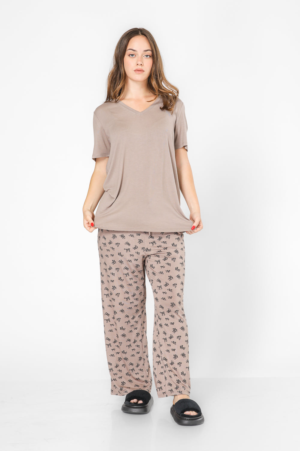 סט פיג’מה נעימה 7/8 בצבע חום