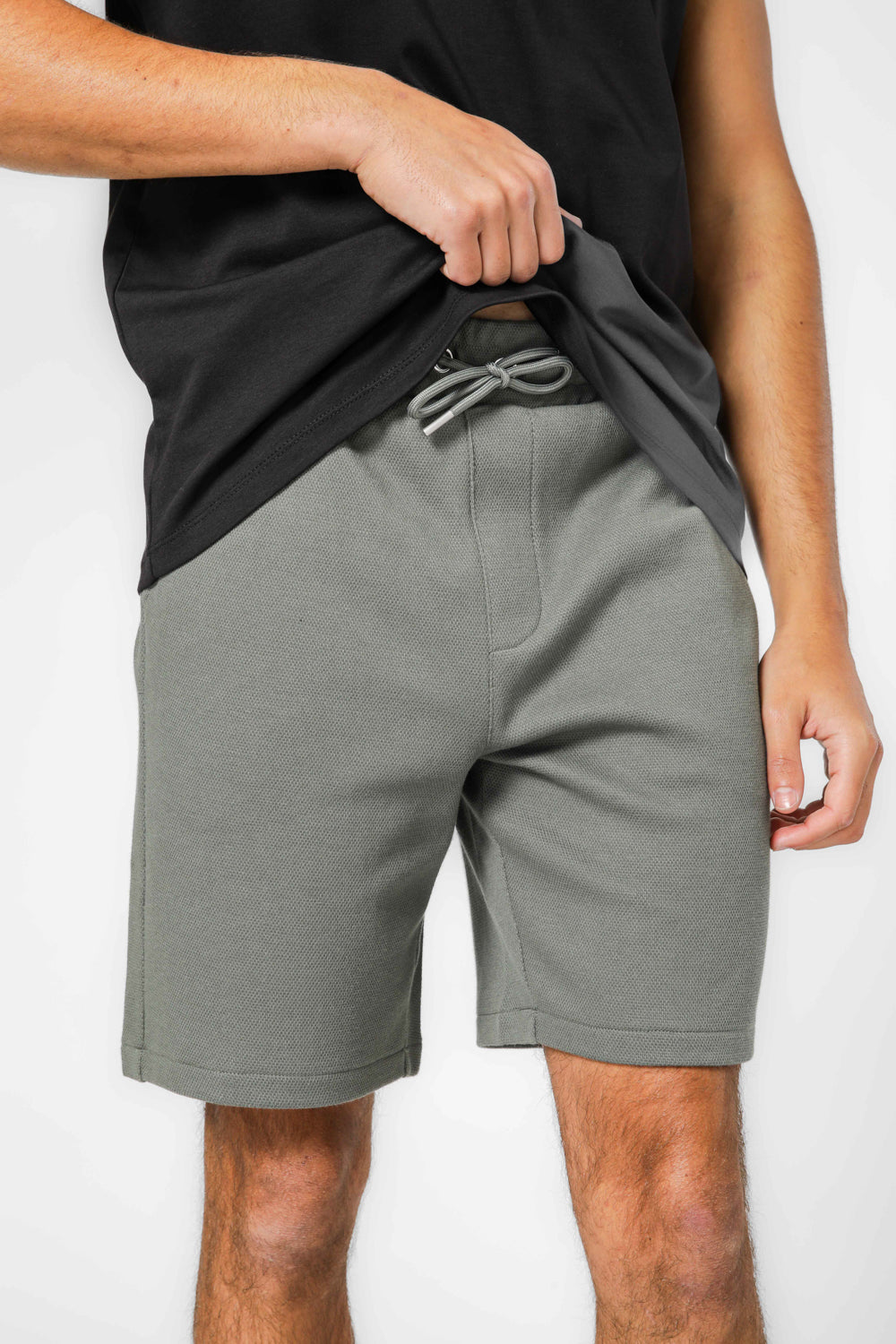 מכנסי פיקה קצרים עם כיסים