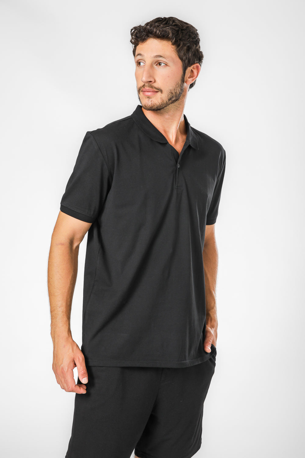 חולצת פולו קצרה