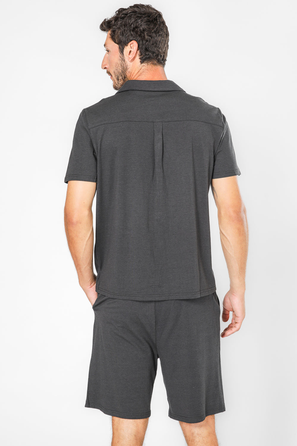 סט פיג’מה מכופתרת קצרה לגבר