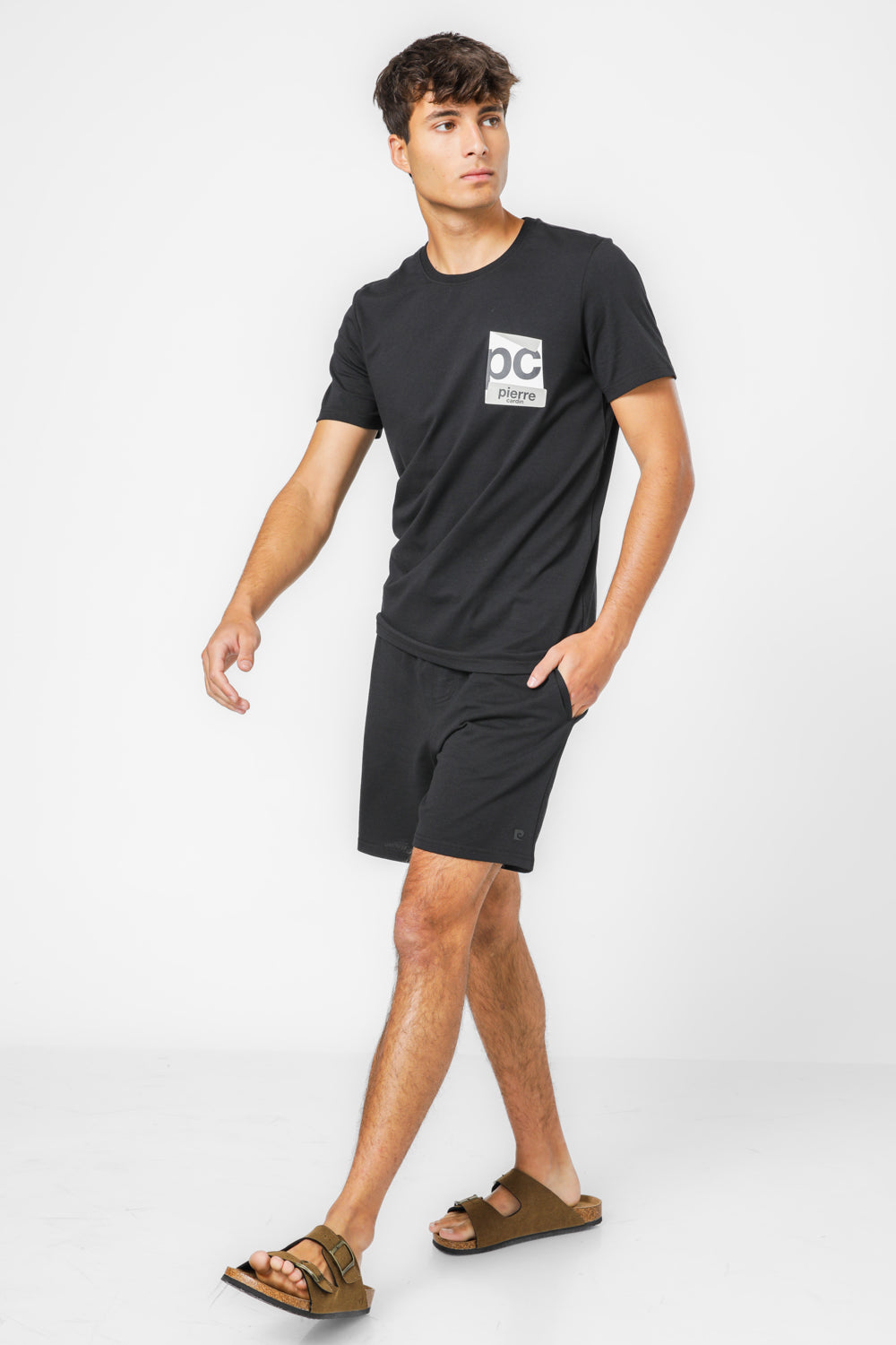 סט פנאי קצר PIERRE CARDIN בצבע שחור עם  לוגו לבן